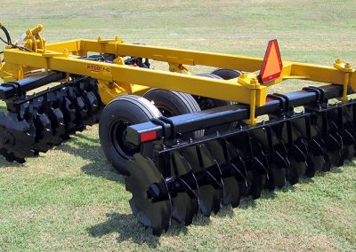 Side view of F42 Wheel Offset Harrow