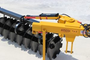 Closeup of AMCO TJ3 Terracing Plow Dial-a-Depth depth control