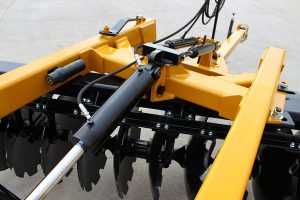 Closeup of G2 Wheel Offset Harrow hydraulic cylinder