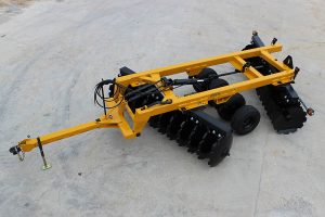 Aerial view of G2 Wheel Offset Harrow adjustable tongue with hydraulic hoses