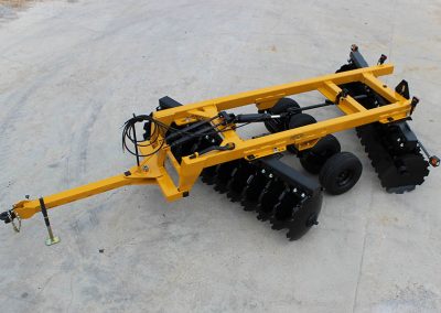 Aerial view of G2 Wheel Offset Harrow adjustable tongue with hydraulic hoses