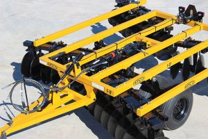 F17 Double Offset Tandem Disc Harrow transport lock