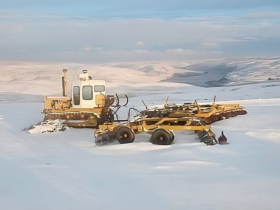 Vintage AMCO F15 out in the snow