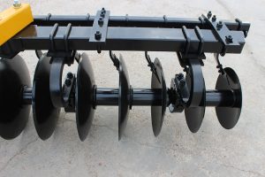 AMCO F15B Folding Disc Harrow closeup of discs 3